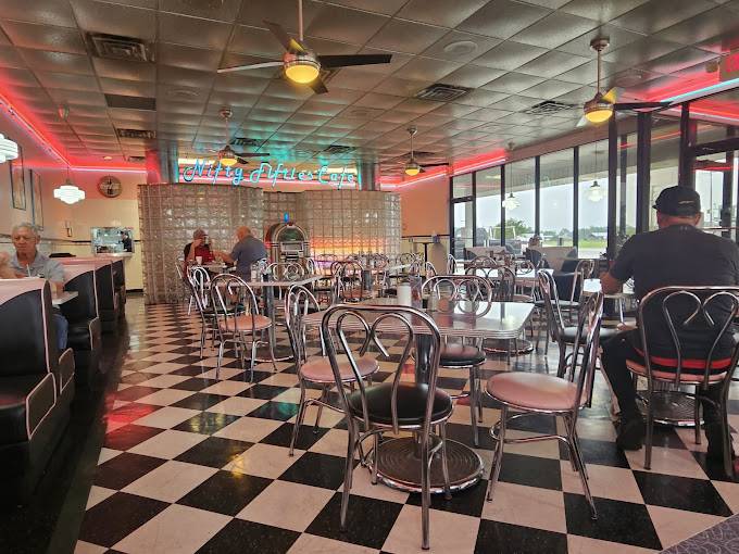 High Rollers Casino / Nifty Fifties Cafe, Houma